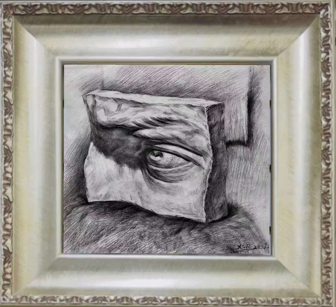 科研团队在实验室的工作场景